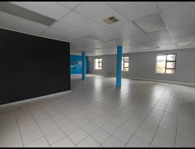 139M² OFFICE TO LET IN MAROELADAL